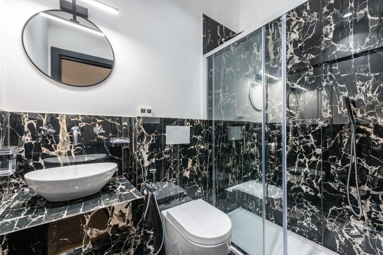 The Couper Castello Hotel Milan Bagian luar foto