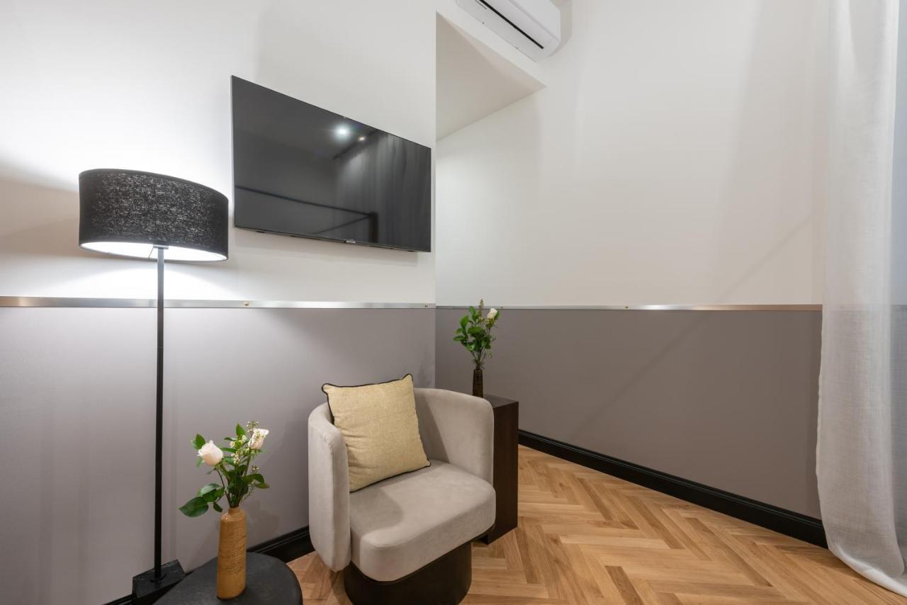 The Couper Castello Hotel Milan Bagian luar foto